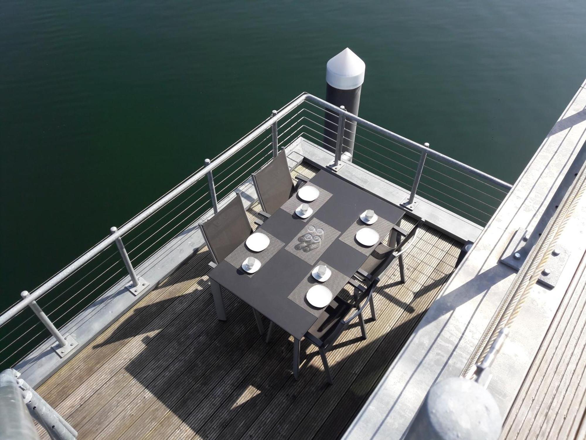 Schwimmendes Ferienhaus Antares One By Seeblick Ferien Oro, Rundum Wasser, Sauna Olpenitz Exterior photo